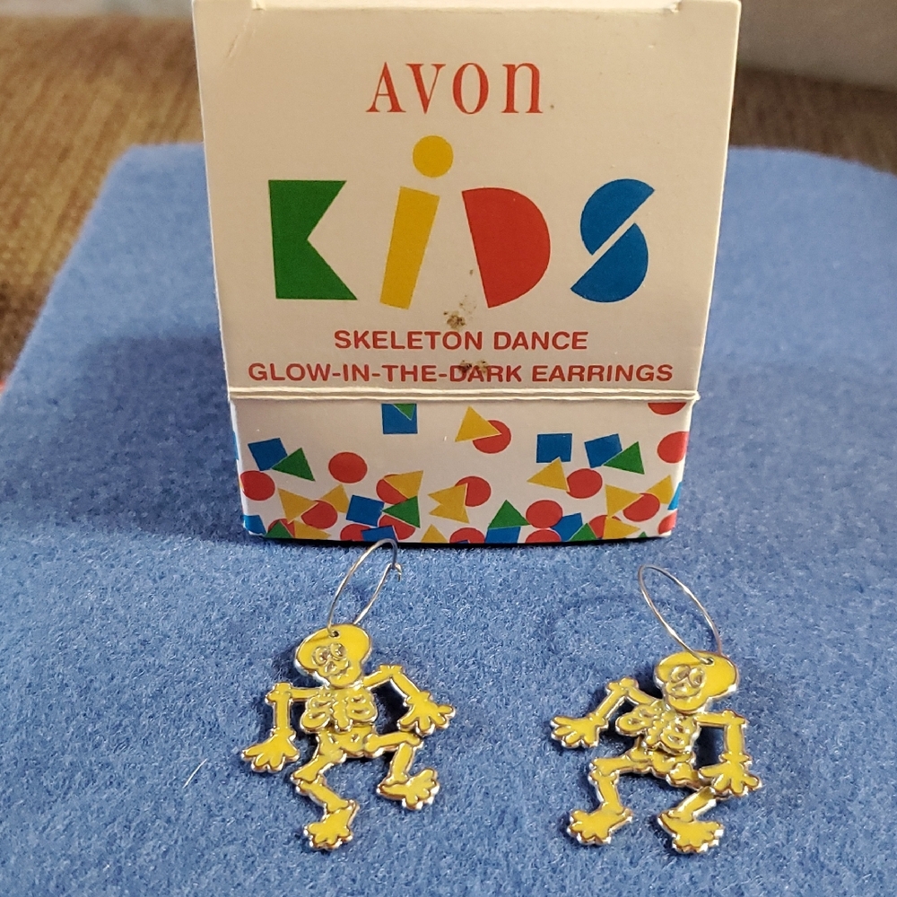Avon Vintage Yellow Halloween Skeleton, Dancing, Glow In The Dark Earrings Inbox